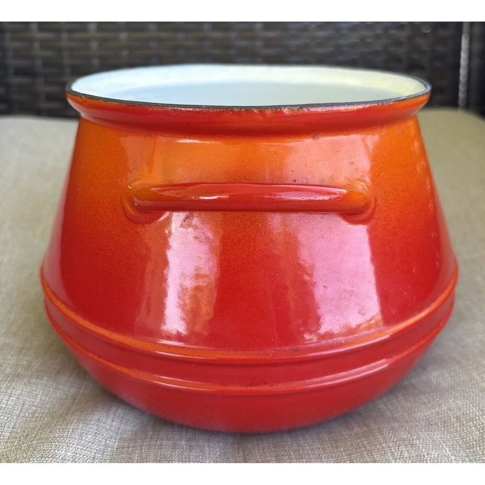 Vintage  Descoware Made In Belgium Flame Red Pot Cast Iron Enamel NO Lid 3qt